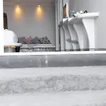 Demilmar Luxury Hotel Perissa (Santorini)