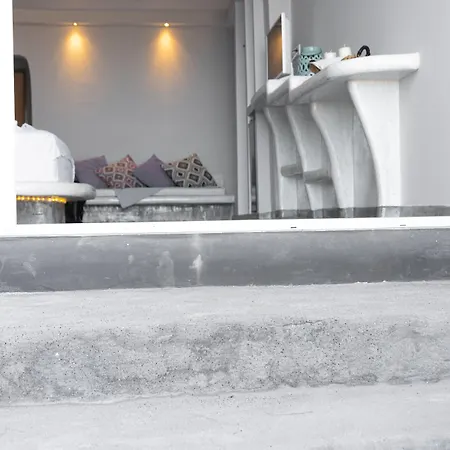 Demilmar Luxury Otel Perissa (Santorini)